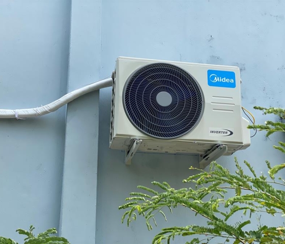 Máy lạnh Midea 1hp inverter MSAF6-10CDN8 