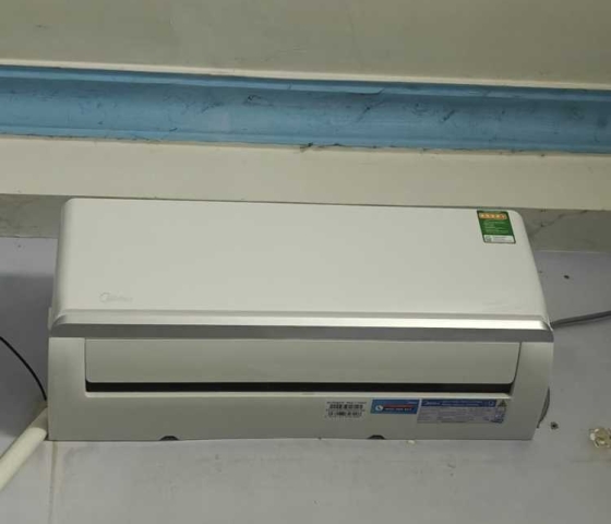 Máy lạnh Midea Inverter 2.5 HP MSAFB-24HRDN8 (2 chiều)